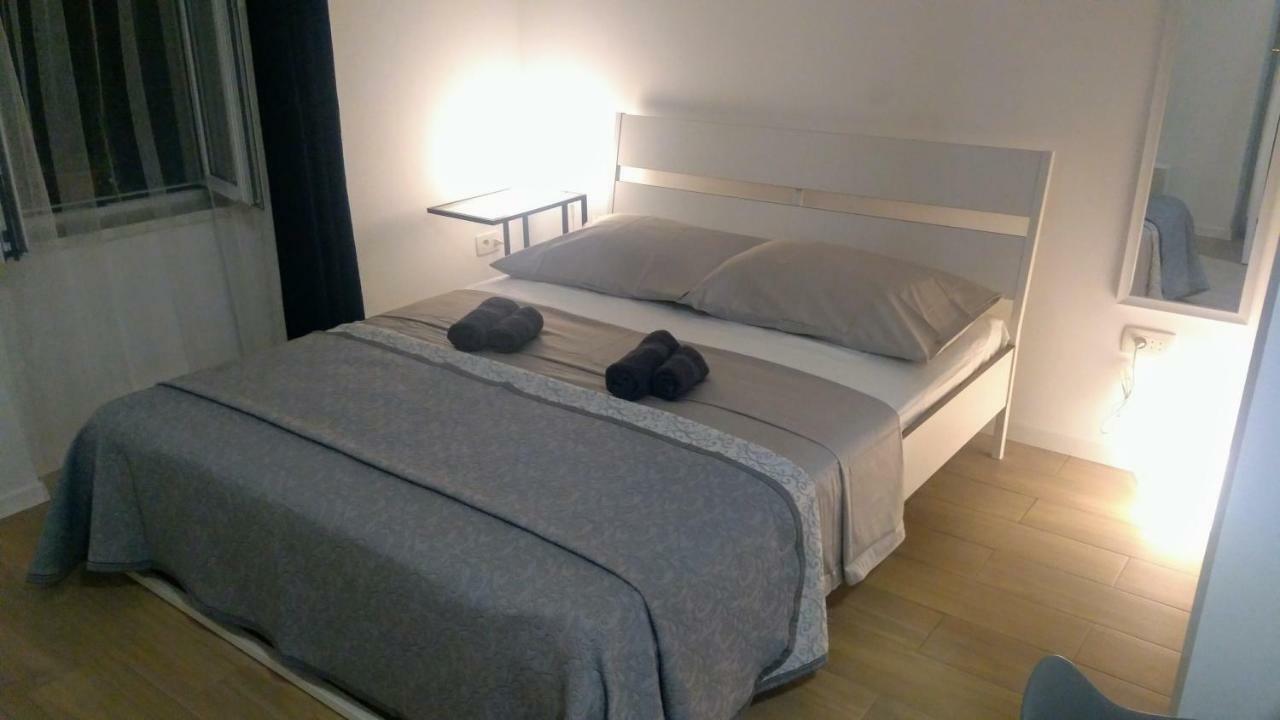 Отель Studio Apartman Adris Шибеник Экстерьер фото